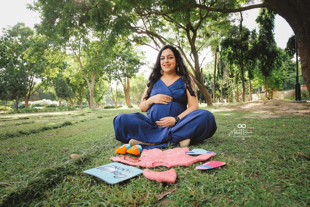 professional-maternity-photography-karnal
